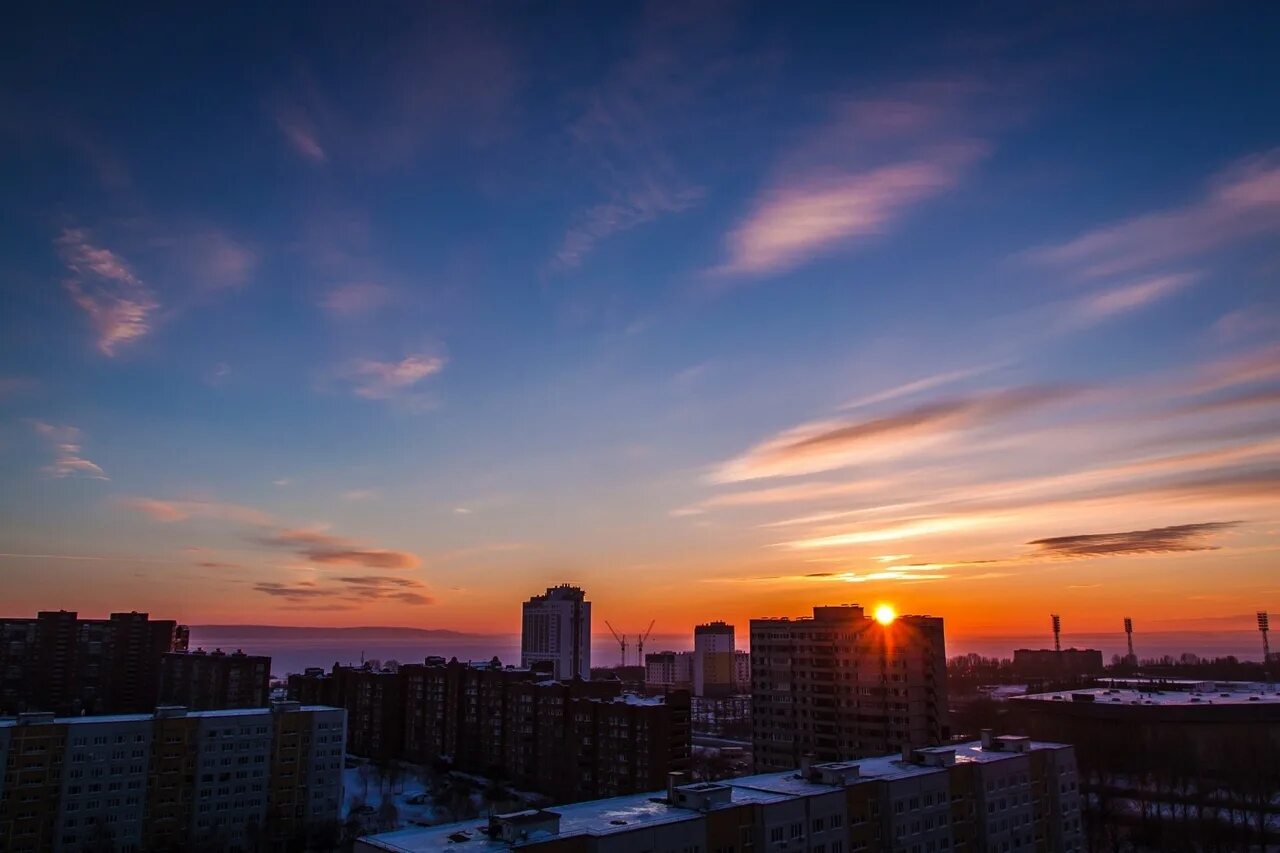 Добрый день тольятти. Тольятти столица. Тольятти ночь весна. С днем города тольятти. Осень в тольятти парк центрального района.