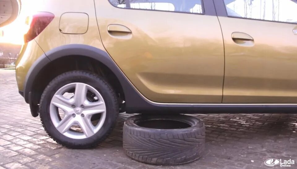 Клиренс рено сандеро степвей 2. Renault sandero stepway 2 клиренс. Клиренс сандеро 1. Клиренс сандеро 1. Дорожный просвет рено сандеро.
