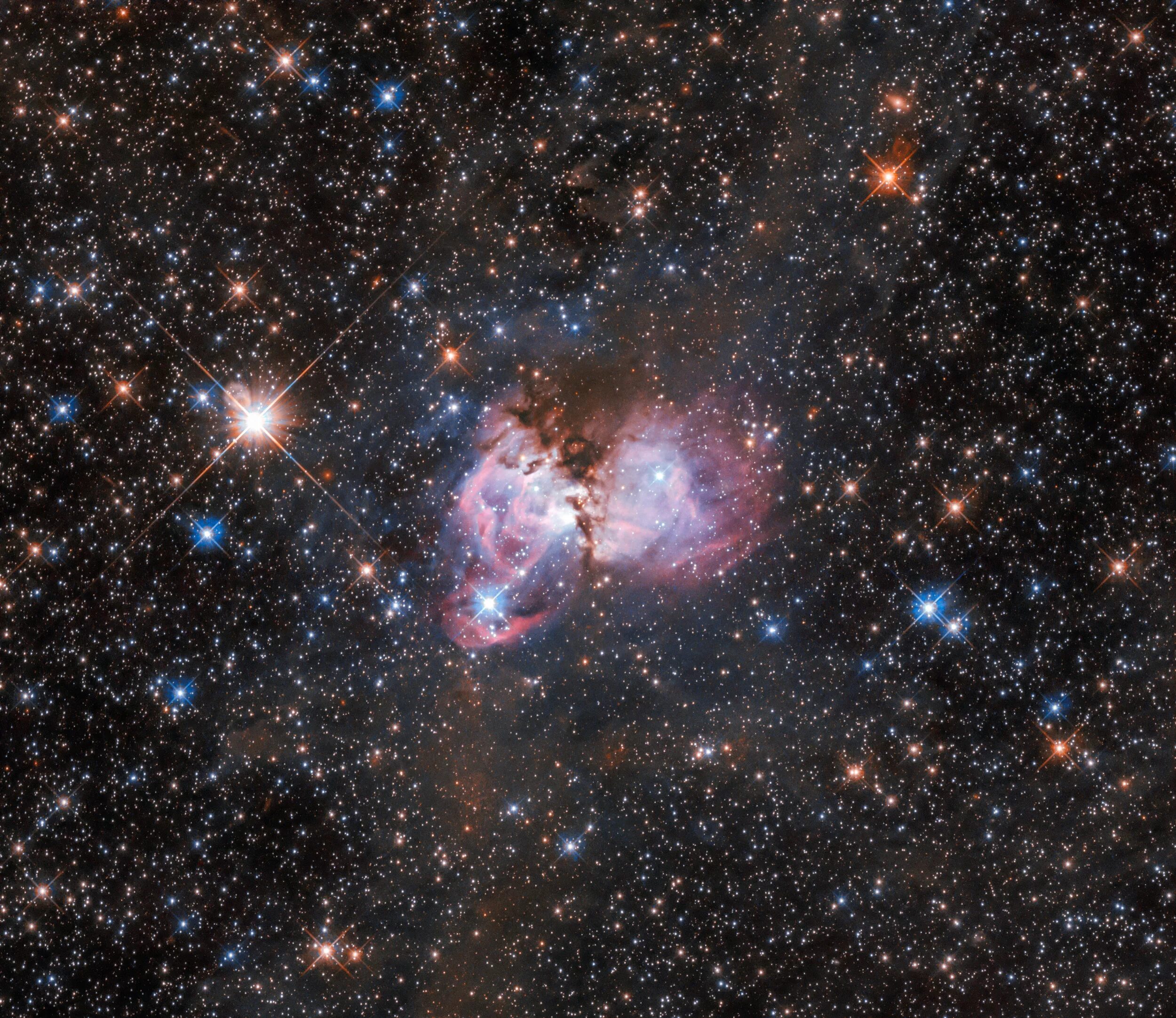 НАСА телескоп Хаббл. Хаббл телескоп снимки космоса. Большое Магелланово облако Хаббл. Hubble телескоп снимки 2021. Гигантская звездная система