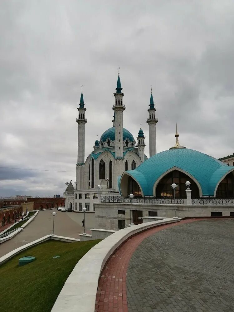 Телефоны мечетей казани. Кул Шариф столица Татарстана. Центральная мечеть Казань. Достопримечательности Казани кул Шариф. Мечеть Казани Закия.