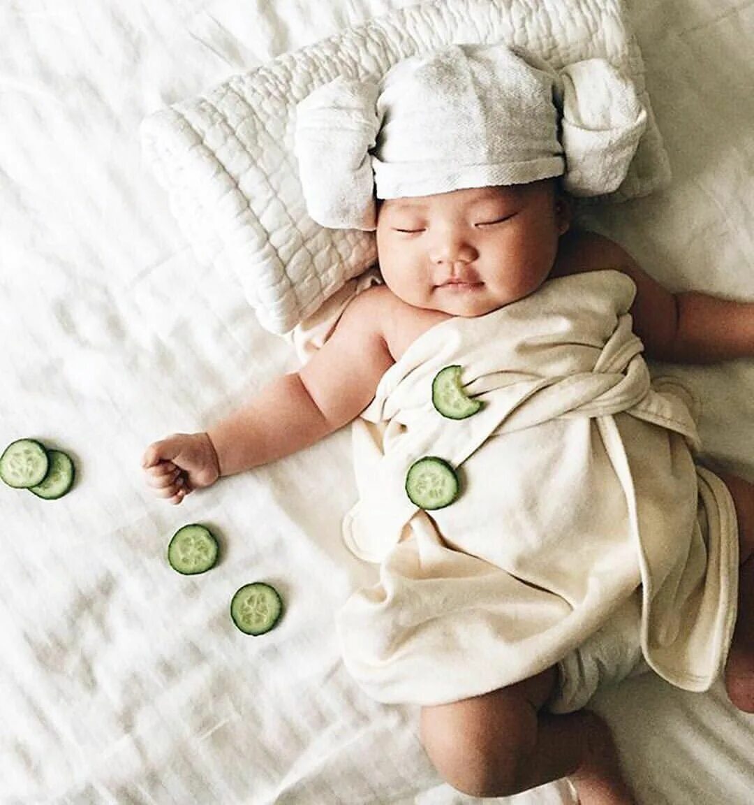 Фотосессия ребенка 4 месяца. Фотосессия с малышом. Фотосет с малышом. Идеи для фотосессии детей. Милые дети.