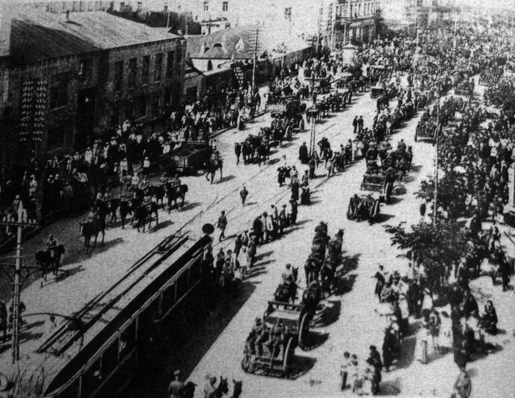 Польские войска в Киеве 1920 г. Поляки в Киеве в 1920. Крещатик 1920 г. в Киеве. Поляки в Киеве в 1921 году. Первый захват киева