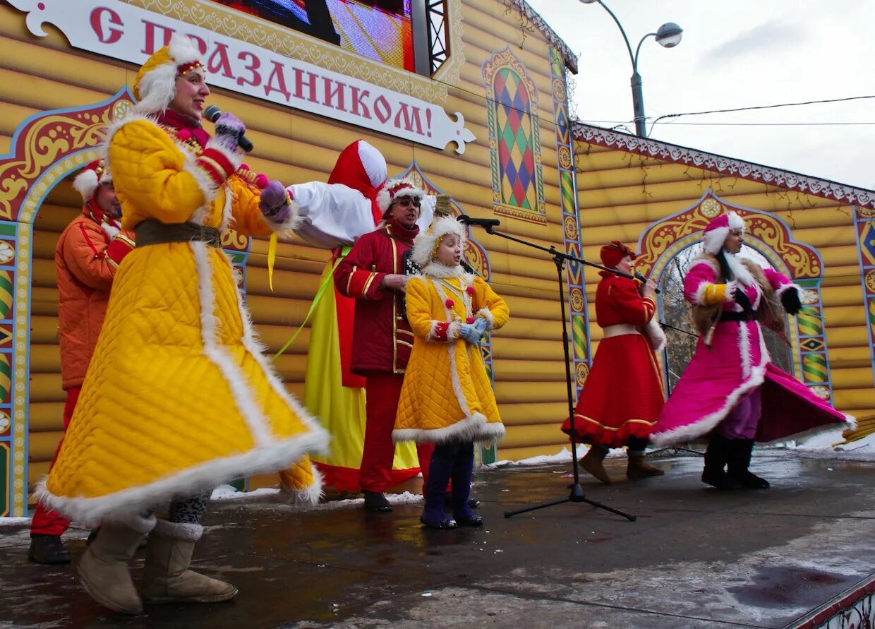 Декор на Масленицу. Декорации на Масленицу. Масленица сцена. Масленица площадки. Танец на масленицу на улице