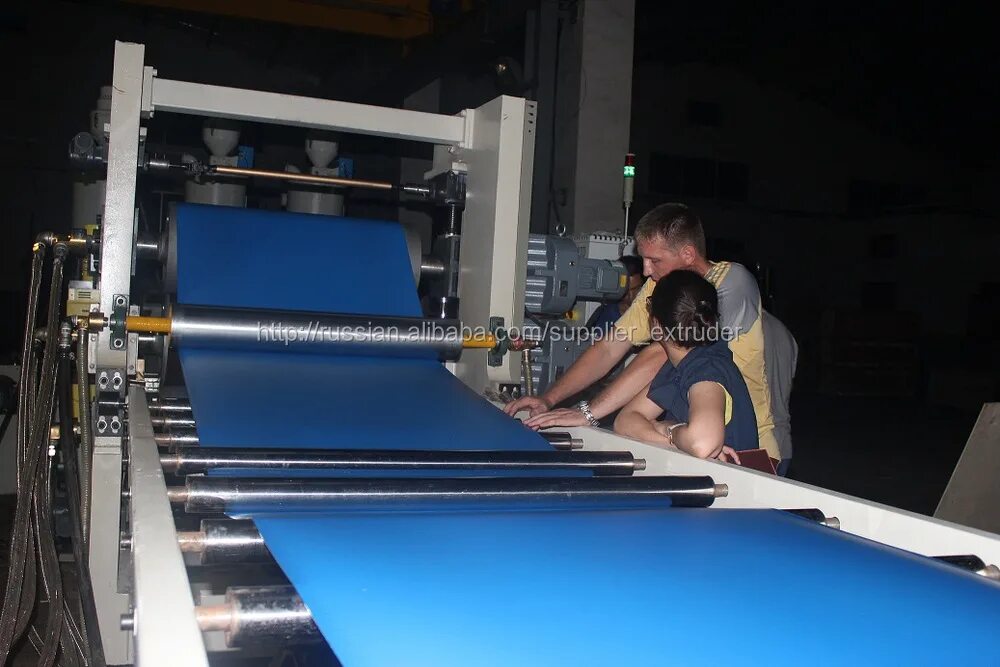 Полиэтиленовые пакеты производство линия. Станок производства мусорных пакетов. Линия из полиэтилена. Оборудование для производства полиэтиленовой пленки. Линия из полиэтилена.