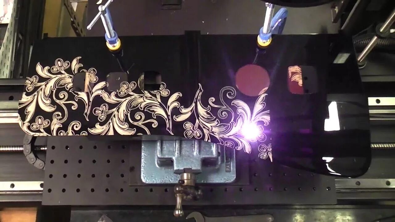 Lasercut лазеркат лазерные и фрезерные станки. Laser engraving. Mazak лазер резка металла. Laser engraver printer. Станок для лазерной резки co2 лазером.