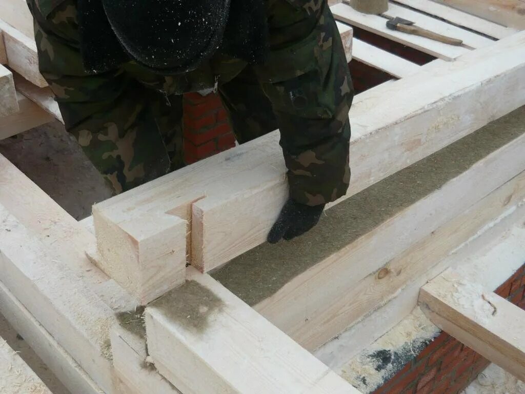 Укладка бруса работ. Дом из обрезного бруса. Укладка бруса работ. Нагель для бруса 200х200. Укладка бруса работ.