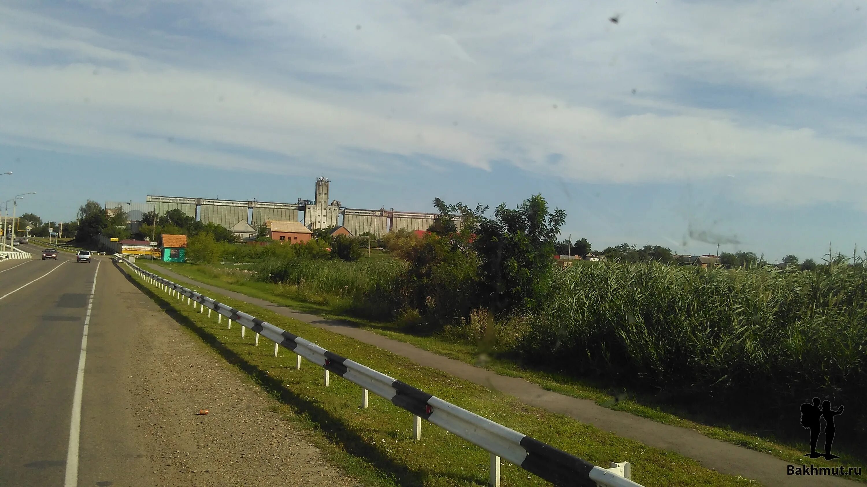 Администрация артемовска бахмута. Город бахмут донецкой области. Бахмут артемовск панорама. Бахмут памятник ленину. Артемовск бахмут.