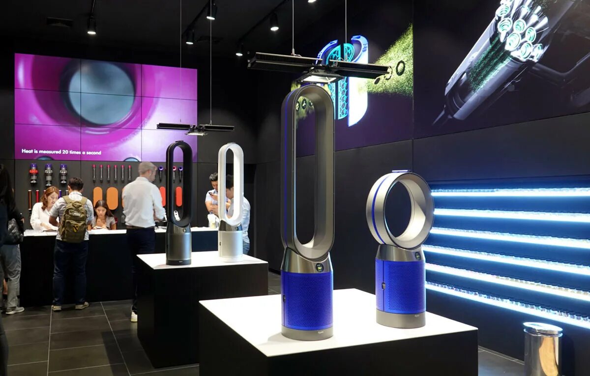 Дайсон москва адреса. Dyson Company. Dyson за 2000 евро. Дайсон в Афимолл Сити. Dyson display.