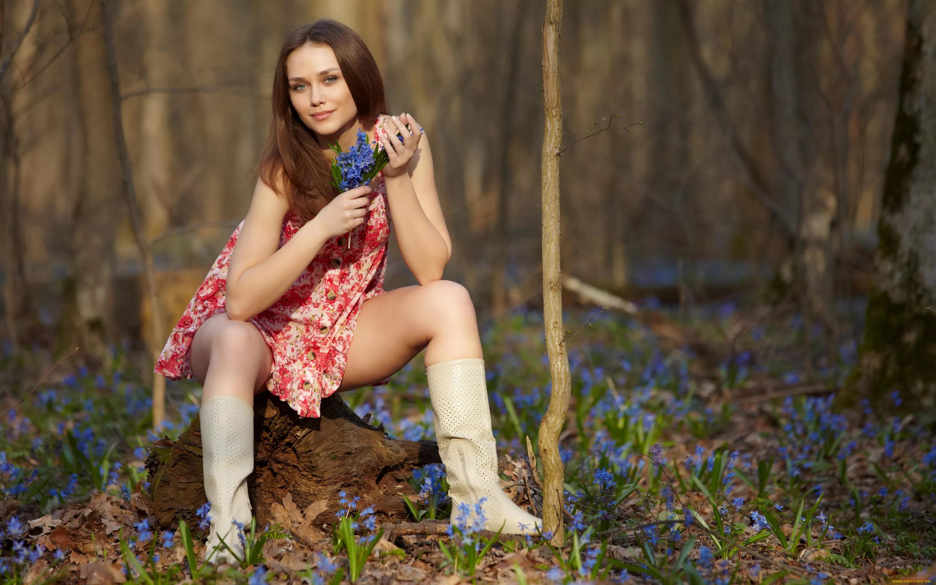 Согласилась на природе. Позирование на природе. Согласилась на природе. Фотосессия девушки на природе. Согласилась на природе.