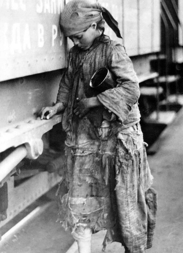 Беспризорники Россия 20е года девочка. Голод Оренбурге в 1921 г беспризорники.