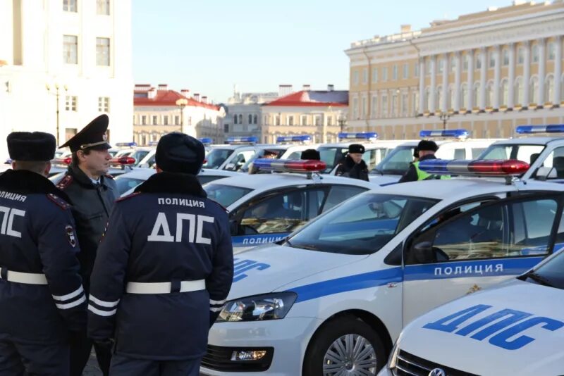 ДПС ГИБДД Санкт Петербург. Автопарк полиции Санкт Петербурга. Машина полиции СПБ. Полицейская машина Россия Санкт Петербург. Дпс питера