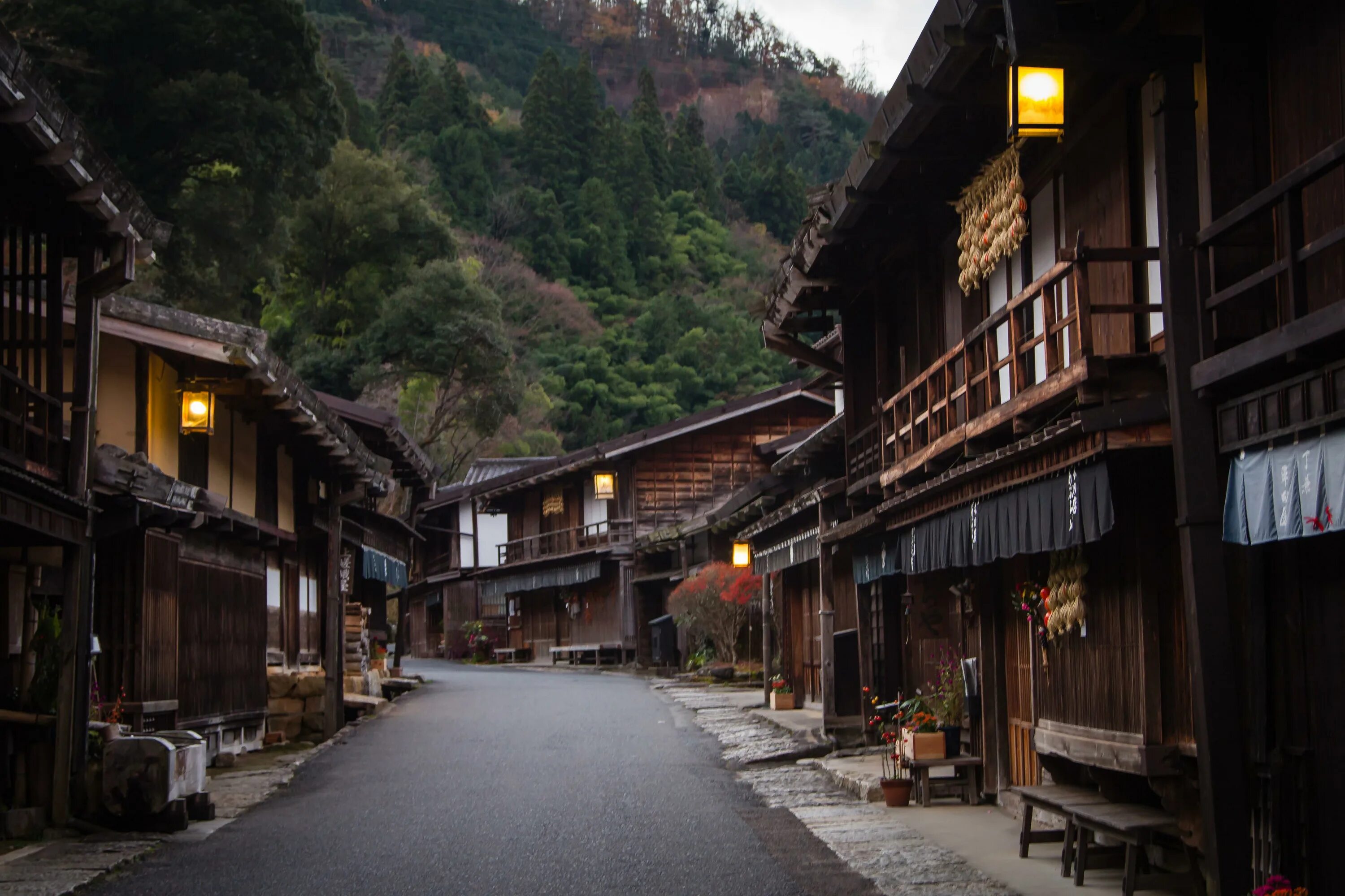 Japanese village. Сугисава японская деревня. Деревня Отари Япония. Японская архитектура деревня. Горный поселок Япония.