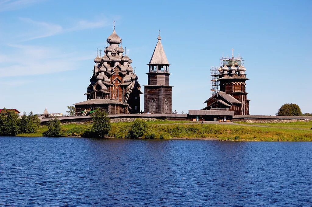 Культурное и природное наследие поволжья. Кижский Погост. Музей заповедник Кижи Карелия. Деревянные церкви острова Кижи. Погост Кижи всемирное наследие.