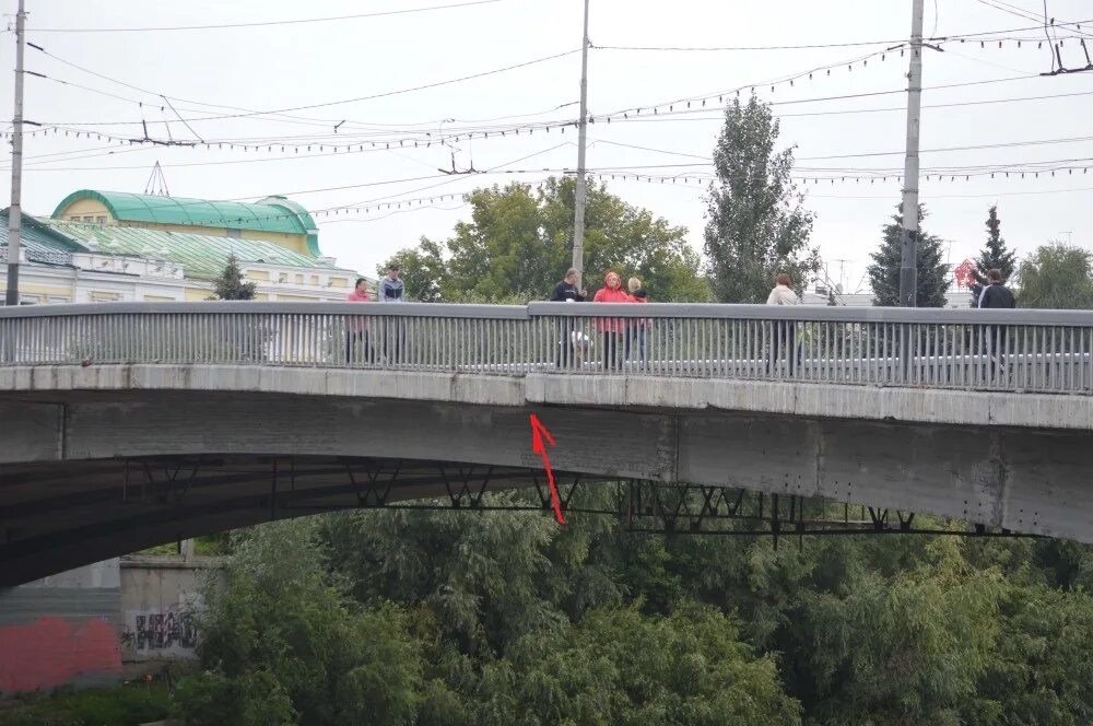 Омск мост на Ленина. Октябрьский мост Омск до реконструкции. Мосты на улице Ленина в Омске. Омск Ленина Юбилейный мост.