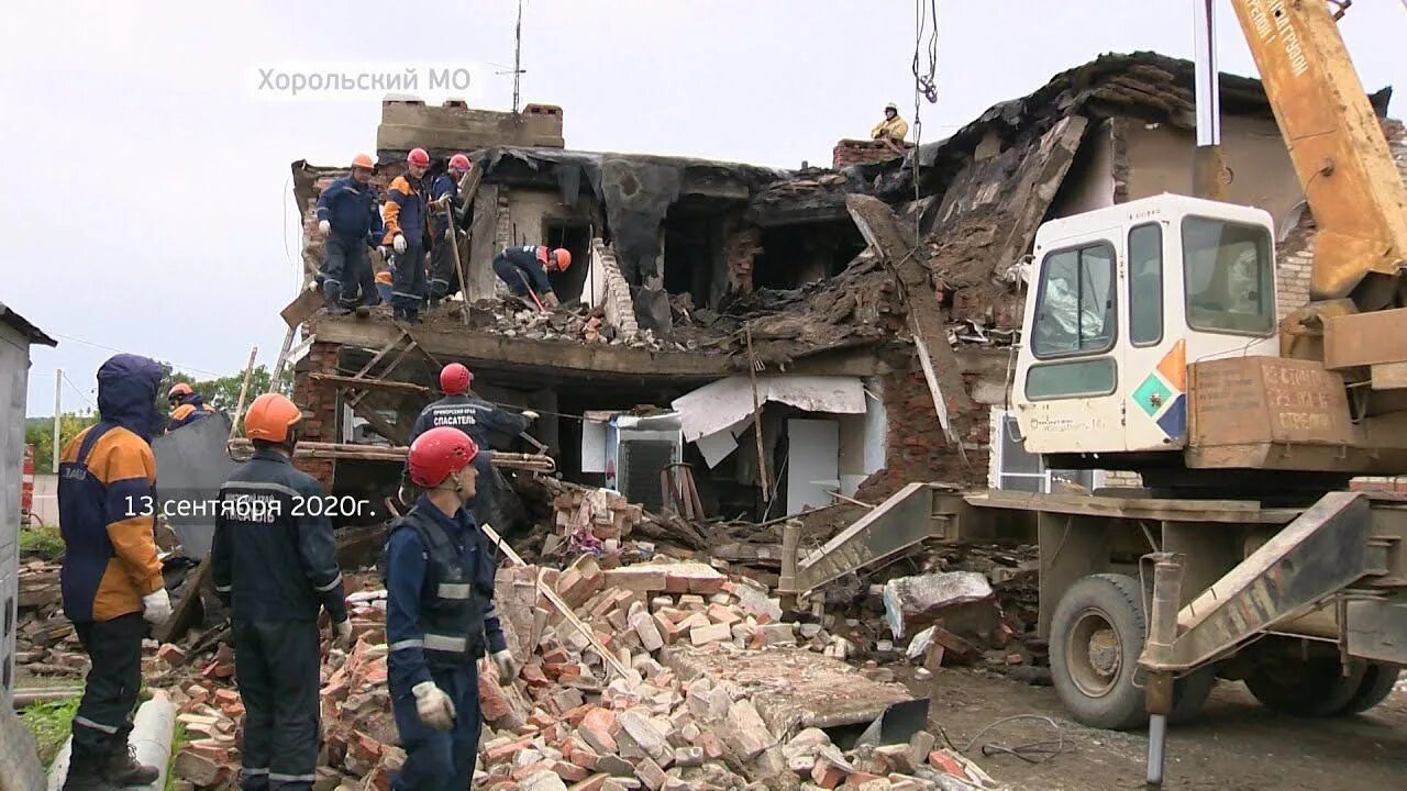 Погода вознесенка приморский край хорольский. Разрушенный дом. Взорванный дом. Дом взорвался.