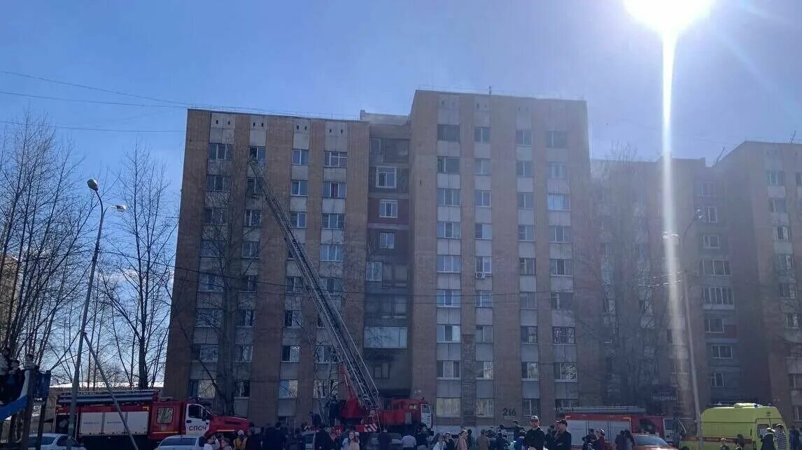 Республика 216. Республика 216. Тюмень улица республики 216. Республики, 216. Пожар в городе.