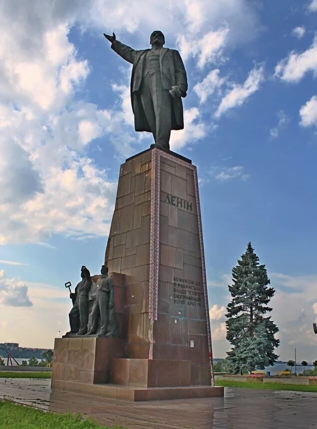 Запорожье ленина. Мелитополь ленин. Запорожье площадь ленина. Запорожье ленина. Запорожье ленина.