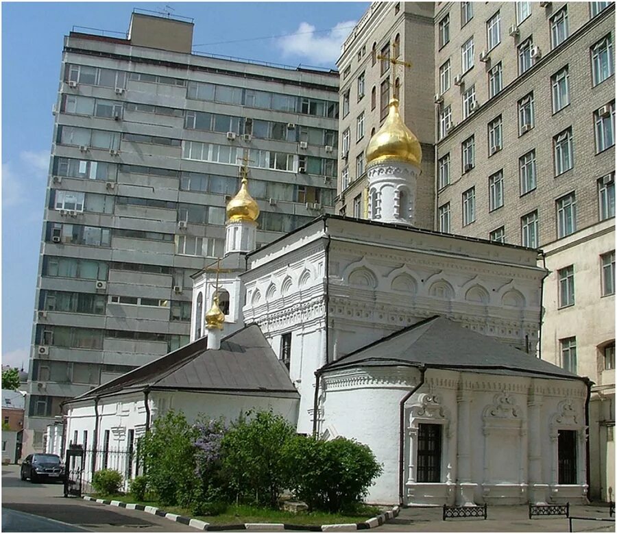 храм архангела михаила средний овчинниковский переулок. церковь архангела михаила в овчинниках москва. храм архангела михаила в овчинниках. храм архангела михаила овчинниковский переулок. храм архангела в овчинниках.