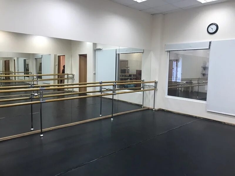 хореографический зал. балетные залы. балетные залы. интерьер танцевального зала. красивый танцевальный зал.