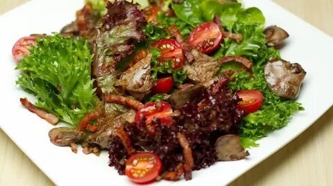 Салат с печенью и овощами