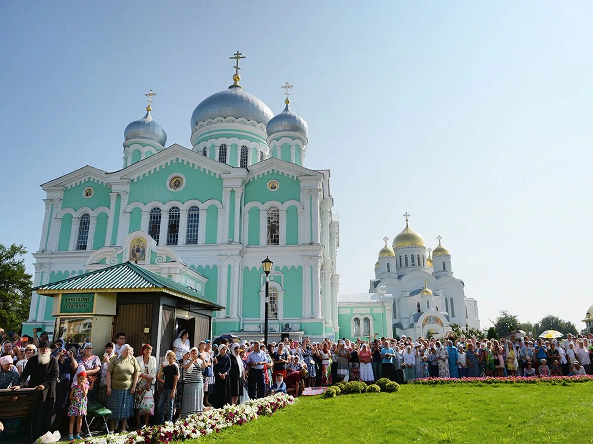 Свято-Троицкий Серафимо-Дивеевский монастырь. Паломничество в дивеево