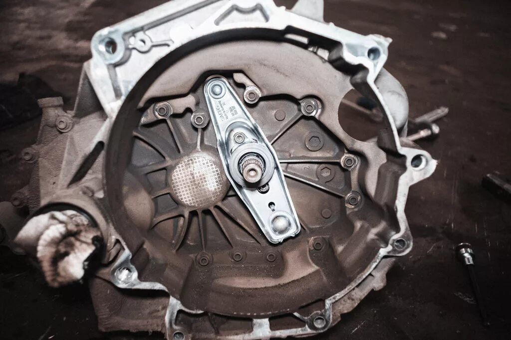 Сцепление на а5. Выжимной подшипник сцепления ауди а6 с5. Сцепление киа спортейдж 2. 2 одномассовый 240мм. Сцепление тойота королла 120 1.