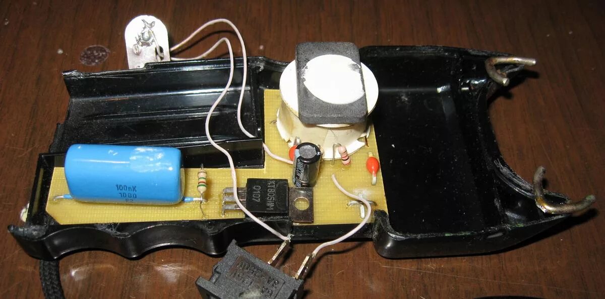 Подзарядка аккумулятора. Monoblock charger 12v 6a. Как можно использовать зарядное устройство. Блок а1 зарядка. Аккумулятор макита 12 вольт зарядное.