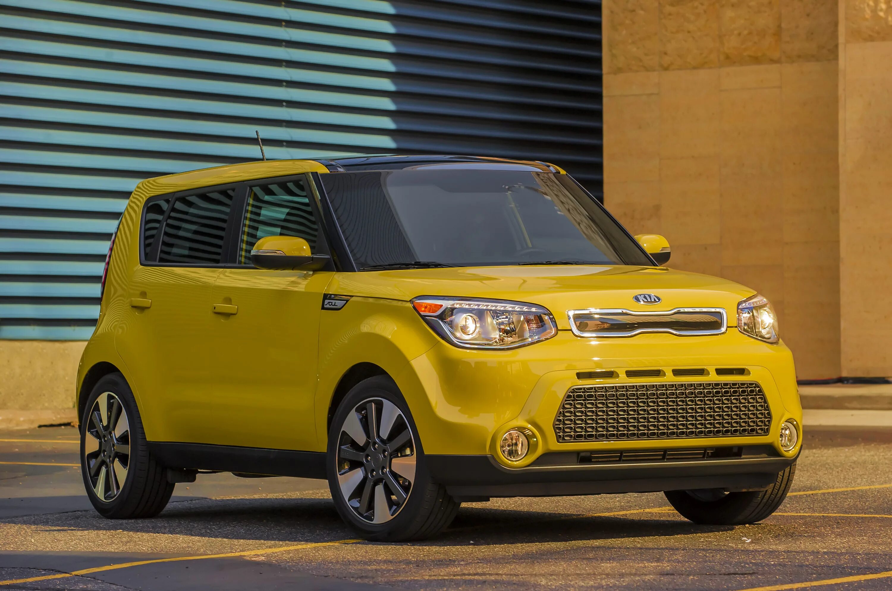 Киа квадратная. Kia Soul 2014. Киа соул 2016. Kia Soul 2015. Киа соул 2 2016.