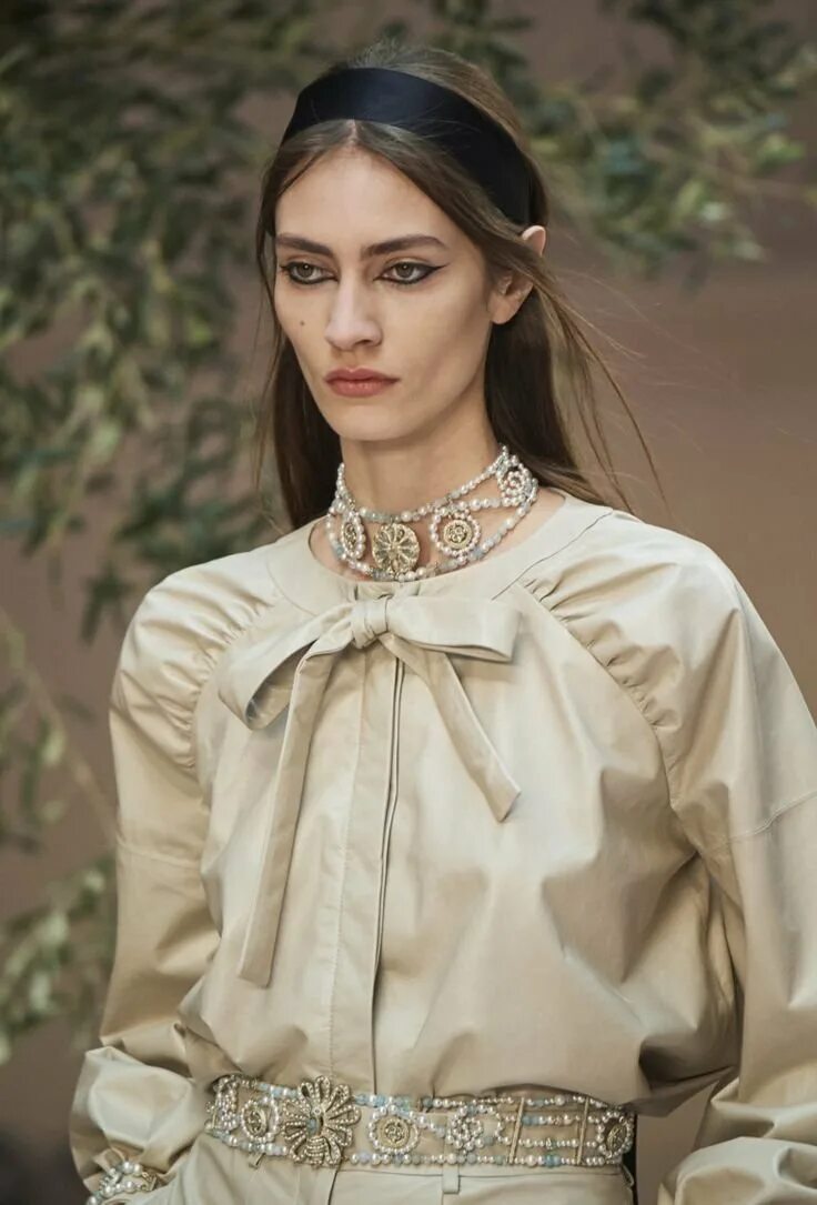 Андри каратони. Aндpи kapатoни. Прически греческих богинь. Андри каратони. Лума гроте paco rabanne.