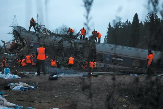 20 ноября 2009. Крушение Невского экспресса 2009. Авария Невского экспресса 2009. Взрыв Невского экспресса 2009.