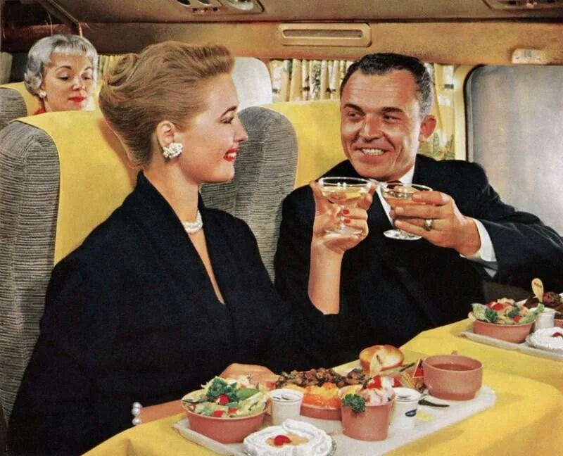 Никаких развлечений. Еда прошлого. Еда в прошлом. Сервис в самолетах прошлых лет. Еда из прошлого 2000.