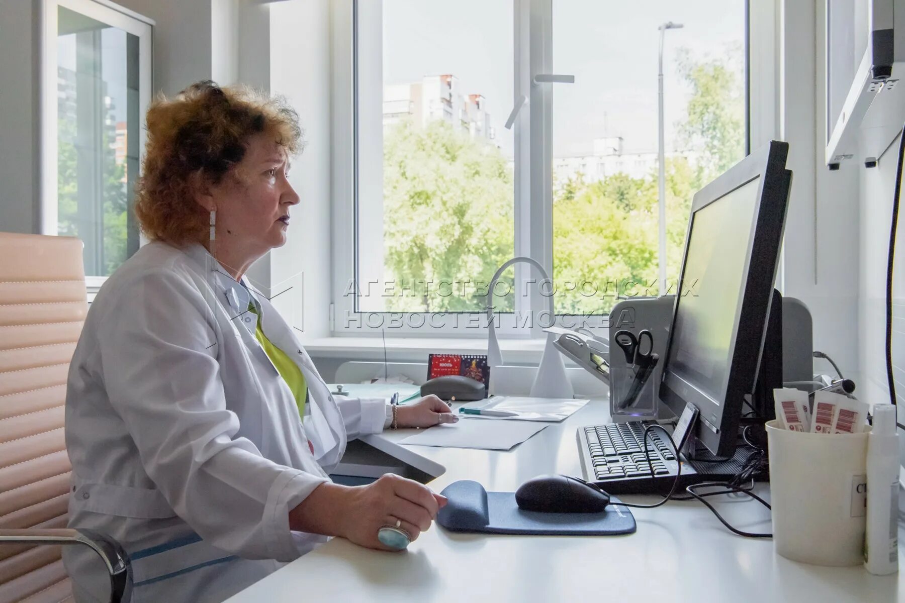 X-ray personal team stock image. Image of patient, scrubs - 50943749