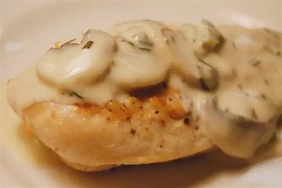 Куриные грудки с консервированными шампиньонами