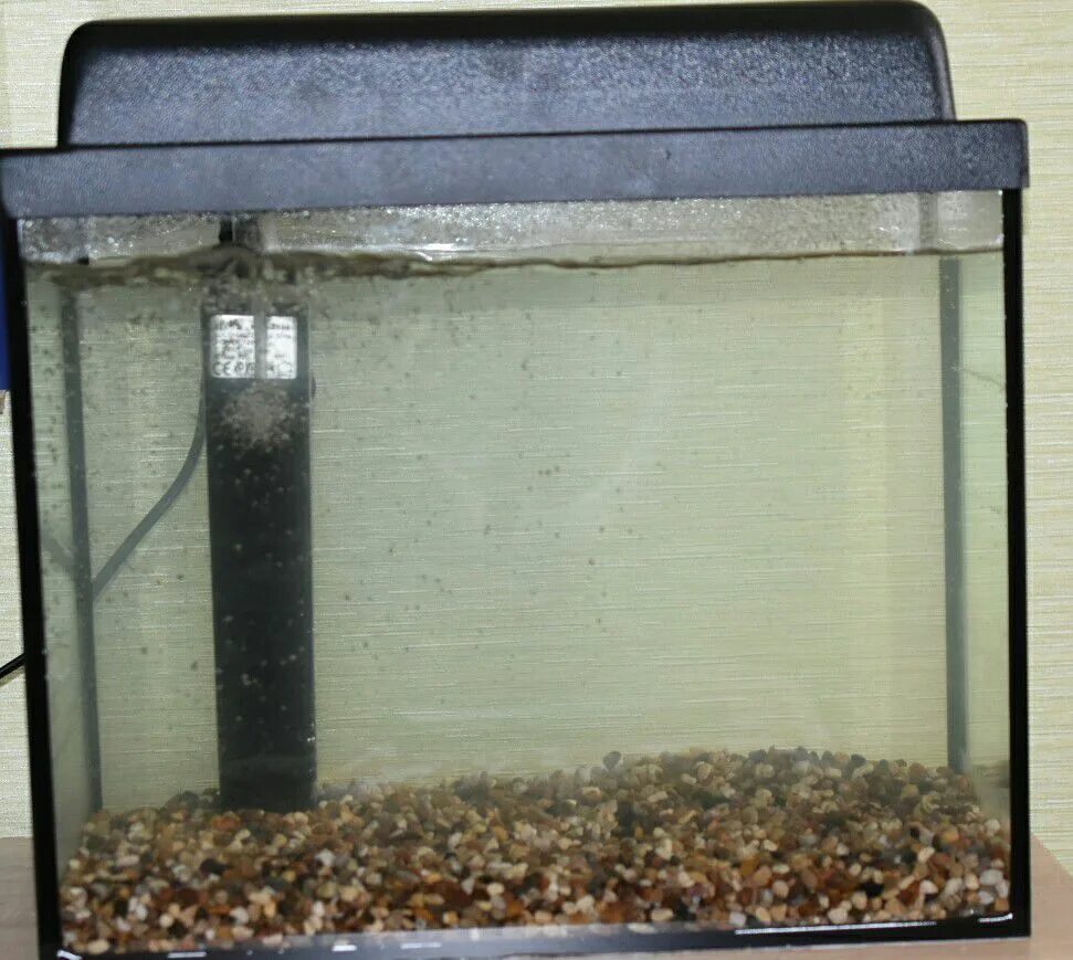 Зачем соль в аквариум. Вода в аквариуме. Aquarium salt. Api aquarium salt логотип. Соль для аквариума.