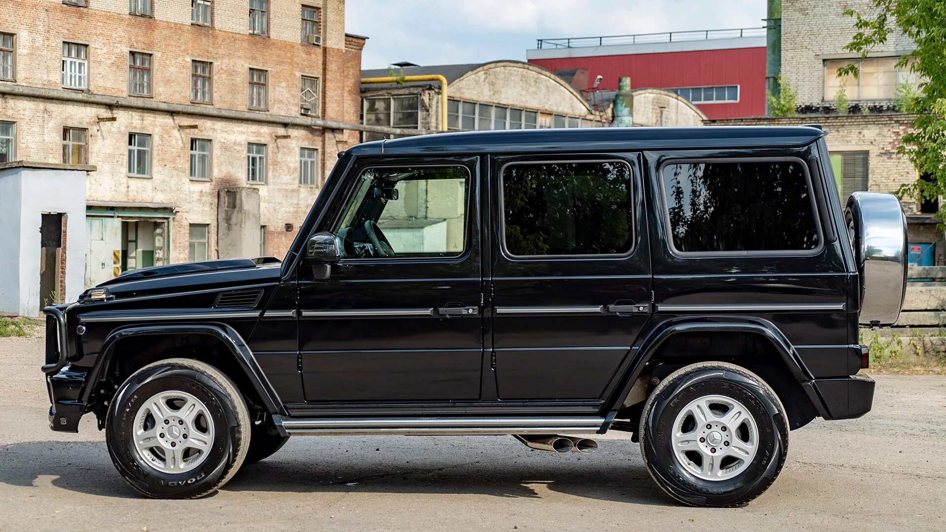 Mercedes g 500 212. Мерседес Гелендваген 500. Mercedes g500 2012. Мерседес g500 сбоку.