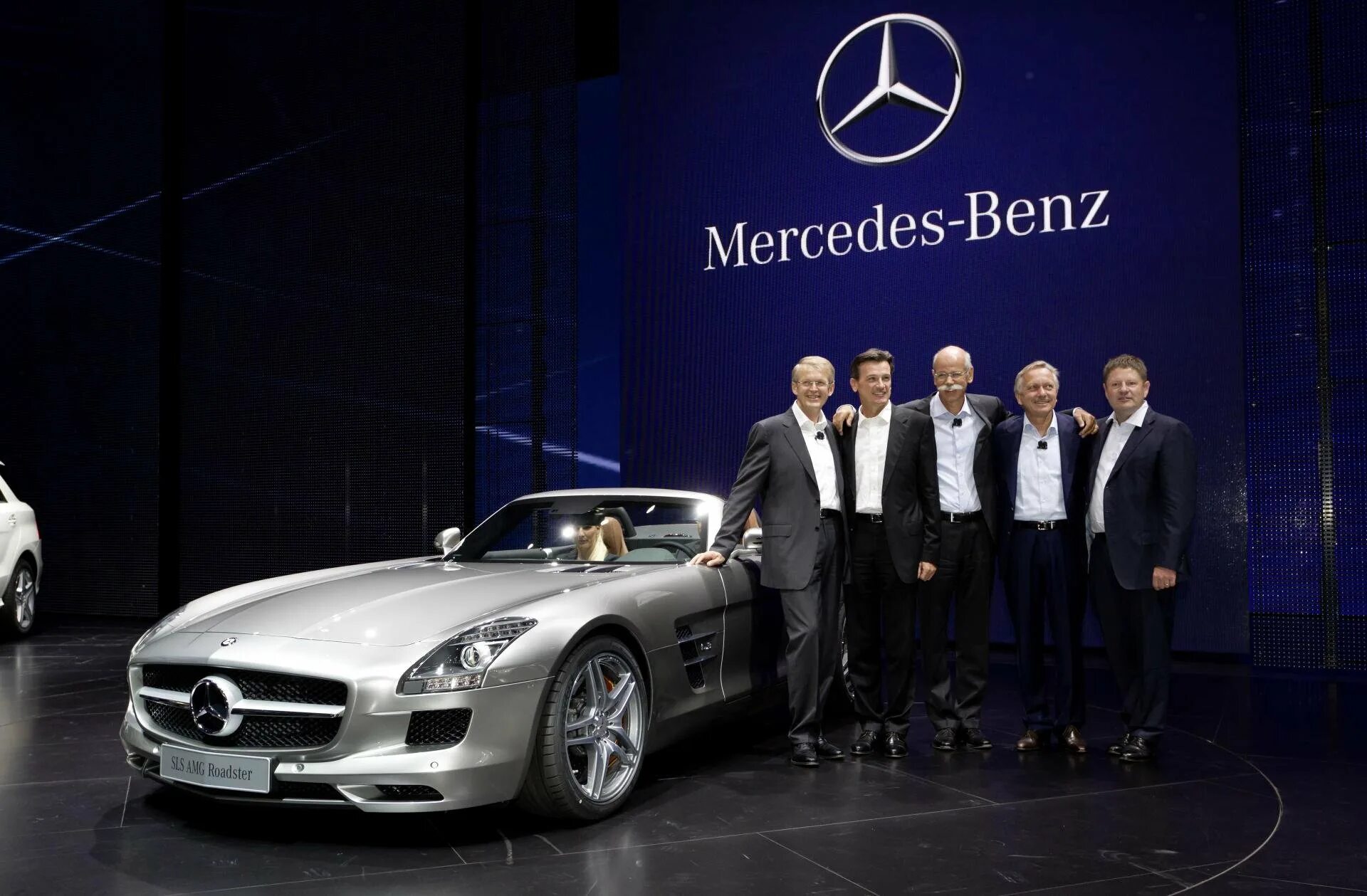 Почему назван мерседес. Daimler AG Mercedes-Benz. Мерседес Даймлер Бенц. Мерседес Бенц Daimler AG,. AMG Мерседес Daimler.