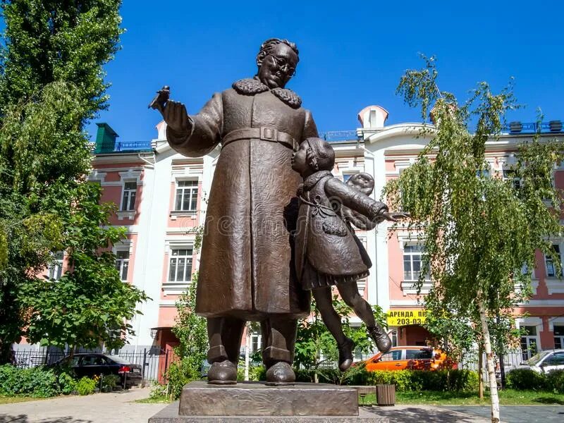 Памятник Маршаку в Воронеже. Памятник с я Маршака Воронеж. Памятник Самуилу Маршаку в Воронеже. Улица писателя маршака