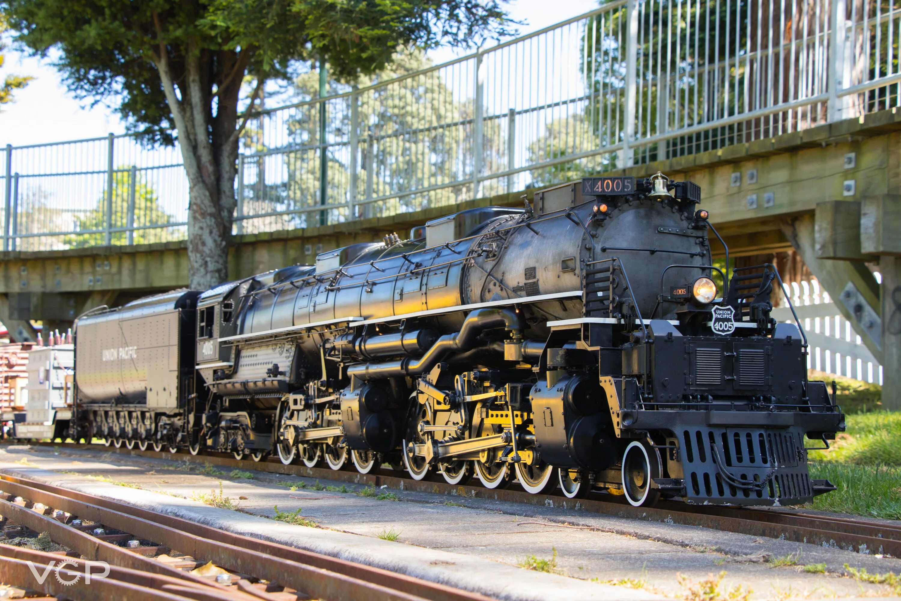 Юнион пасифик биг бой. Американский паровоз биг бой. Паровоз big boy 4014. Very big boy. Very big boy.