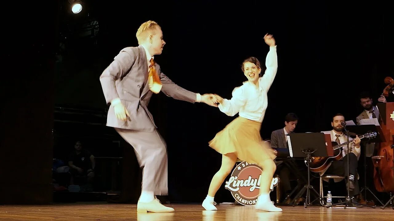 Nils and bianca. Бьянка линди хоп. Бьянка линди хоп. Nils and bianca. Танцор буги скай.