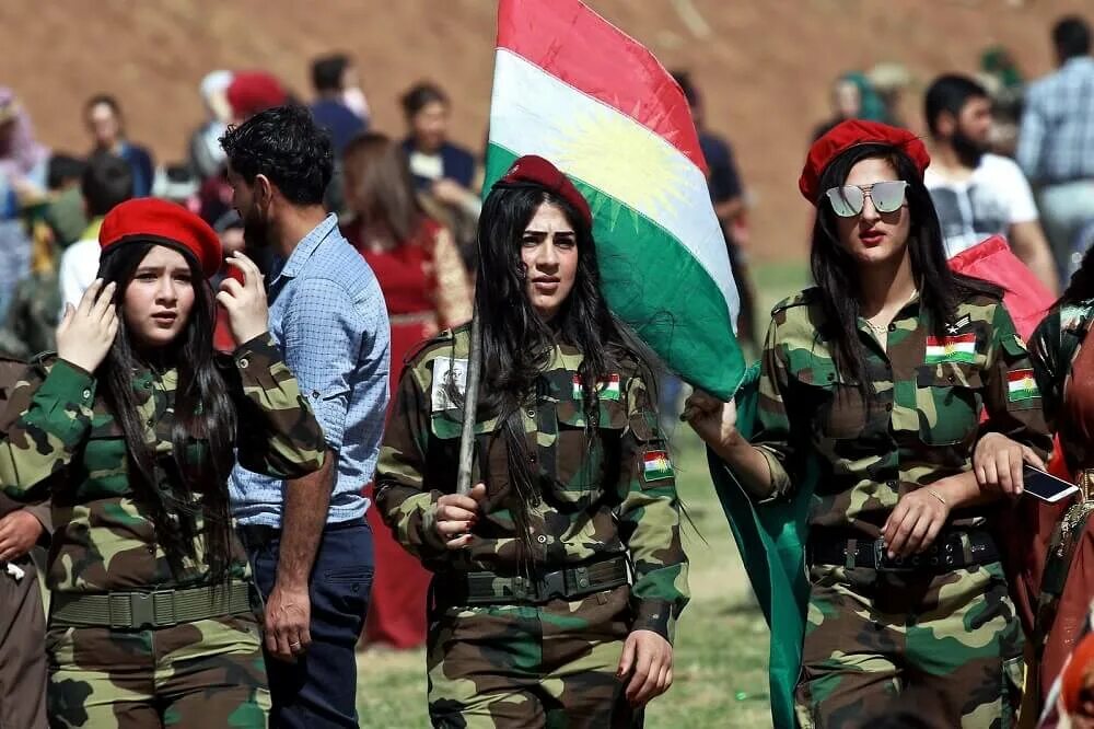 Курдские женщины. Пешмерга это что такое. Пешмерга иллюстрации. Курдск. Пешмерга.