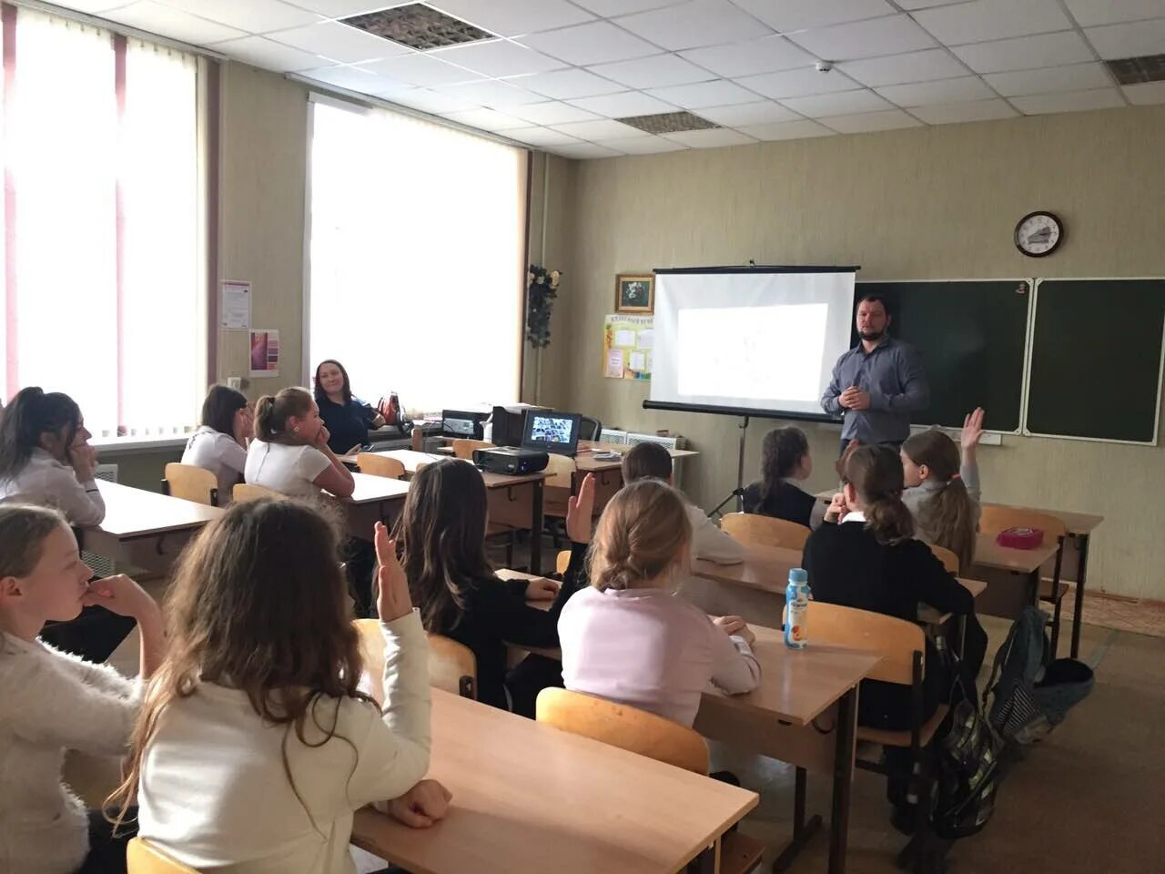 Школа 162 самара учителя. 162 школа академгородок. Школа 162 самара. Директор 162 школа самара. А.