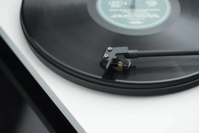 Фонокорректор для винилового проигрывателя купить. Pro-Ject Primary e Phono om nn. Pro-Ject Primary om5e. Pro-Ject Primary e Black. Виниловый проигрыватель Pro-Ject Primary e.