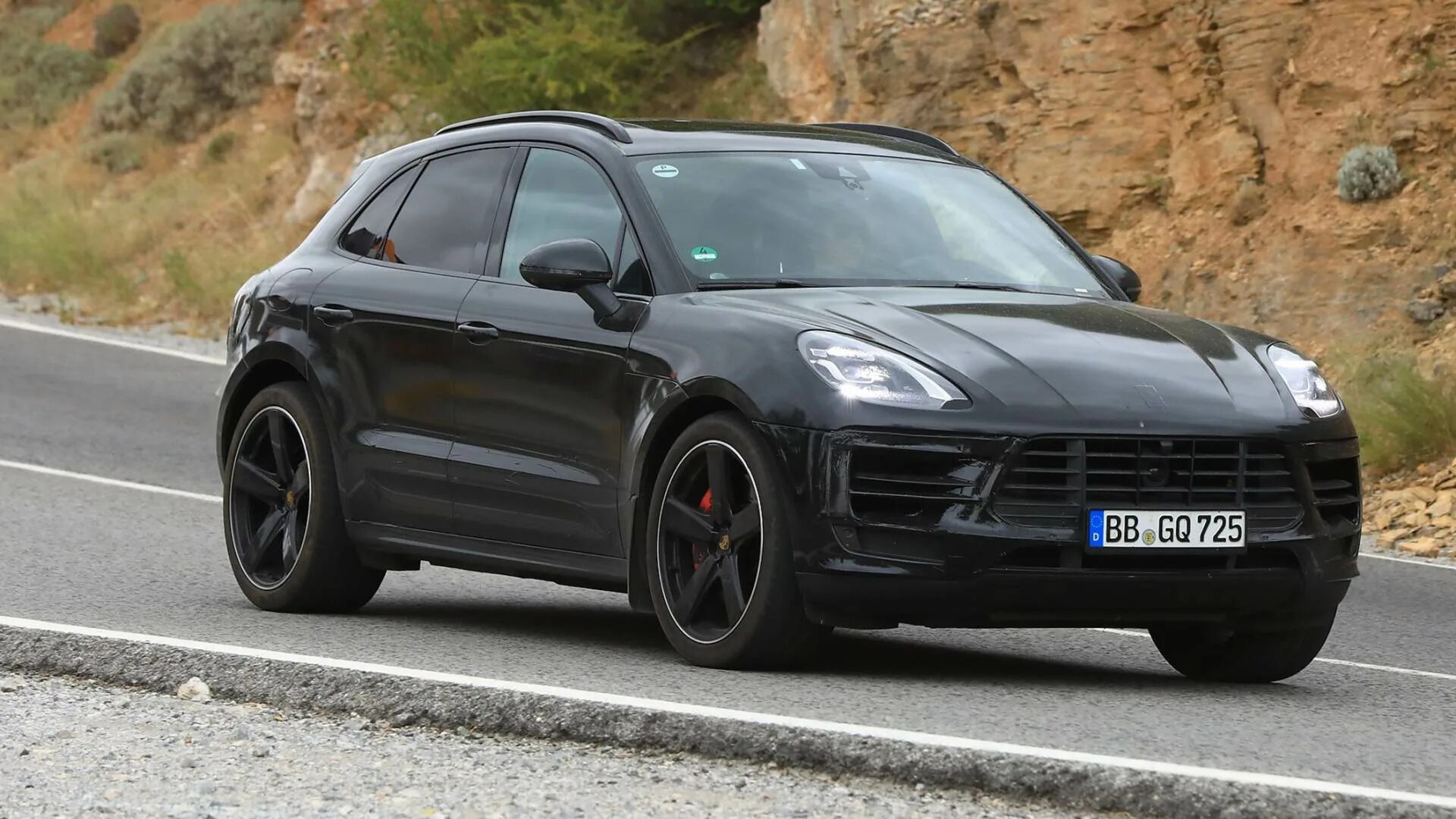 Порше макан цена 2023. Porsche Macan Turbo 2021. Порше Макан 2021. Porsche Macan Turbo s 2021. Porsche Macan 2018.