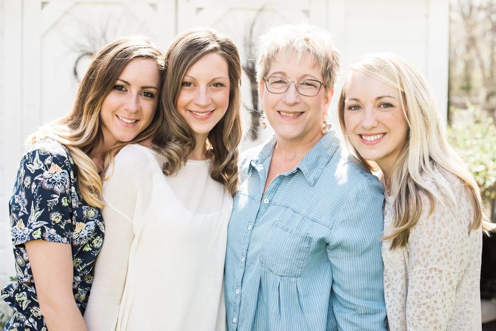 Кристалл Грейс мать. Group of mothers and daughters. Mother daughter three way. Mother daughter threesome. Мама групповой рассказы