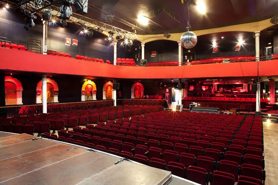 Батаклан. Театр Батаклан в Париже 2015. Батаклан концертный зал. Театр Батаклан Париж теракт. Парижском концертном зале «Батаклан».