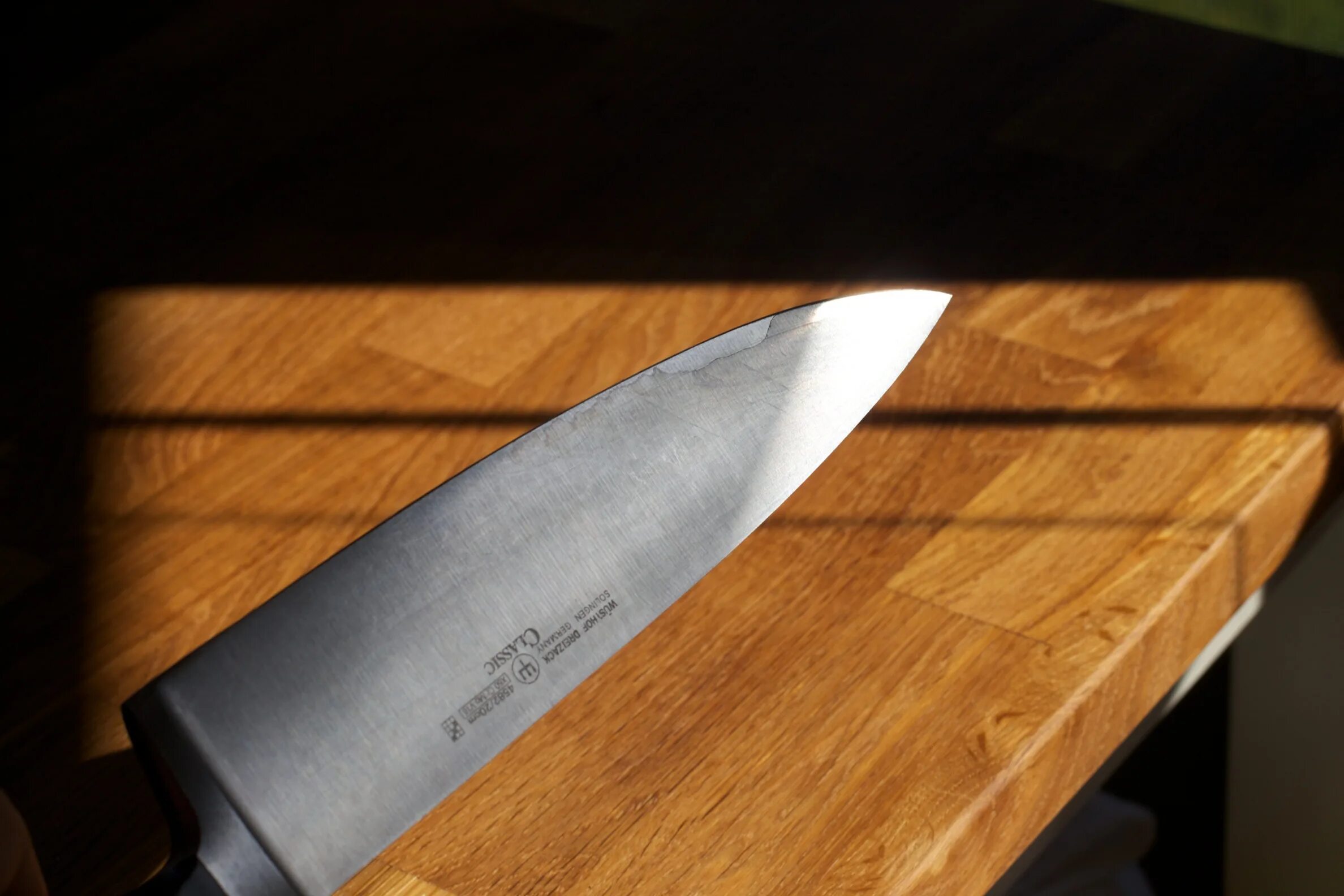 Кухонный нож оружие. \Кухонные ножи факты. Порезал кухонным ножом.