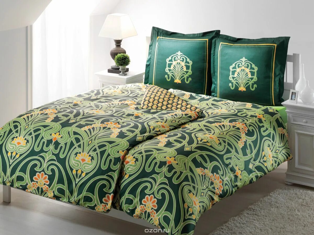 Семейный комплект постельного. Комплект постельного белья семейный. Зеленое постельное белье. Комплекта постельного белья зелёного цвета.