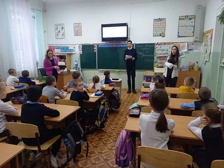 12 школа учительская. 12 школа шадринск. Школа 16 асбест. 12 школа обнинск. 12 школа учительская.