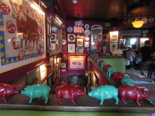 Кафе со свинками в питере. Master pig ресторан. new forest the pig restaurant англия. кафе свинья в краснодаре. big pig ресторан фото.