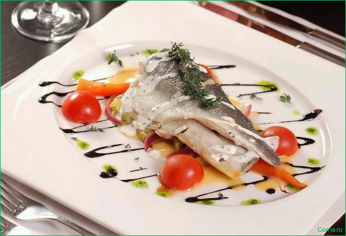 Рыба тушеная с овощами. Дзен рыба рецепты. Сибас. Хе из рыбы. Хе из рыбы по-корейски.